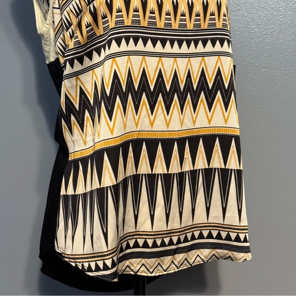 A.n.a Geometric Print Tank - Picture 3 of 10